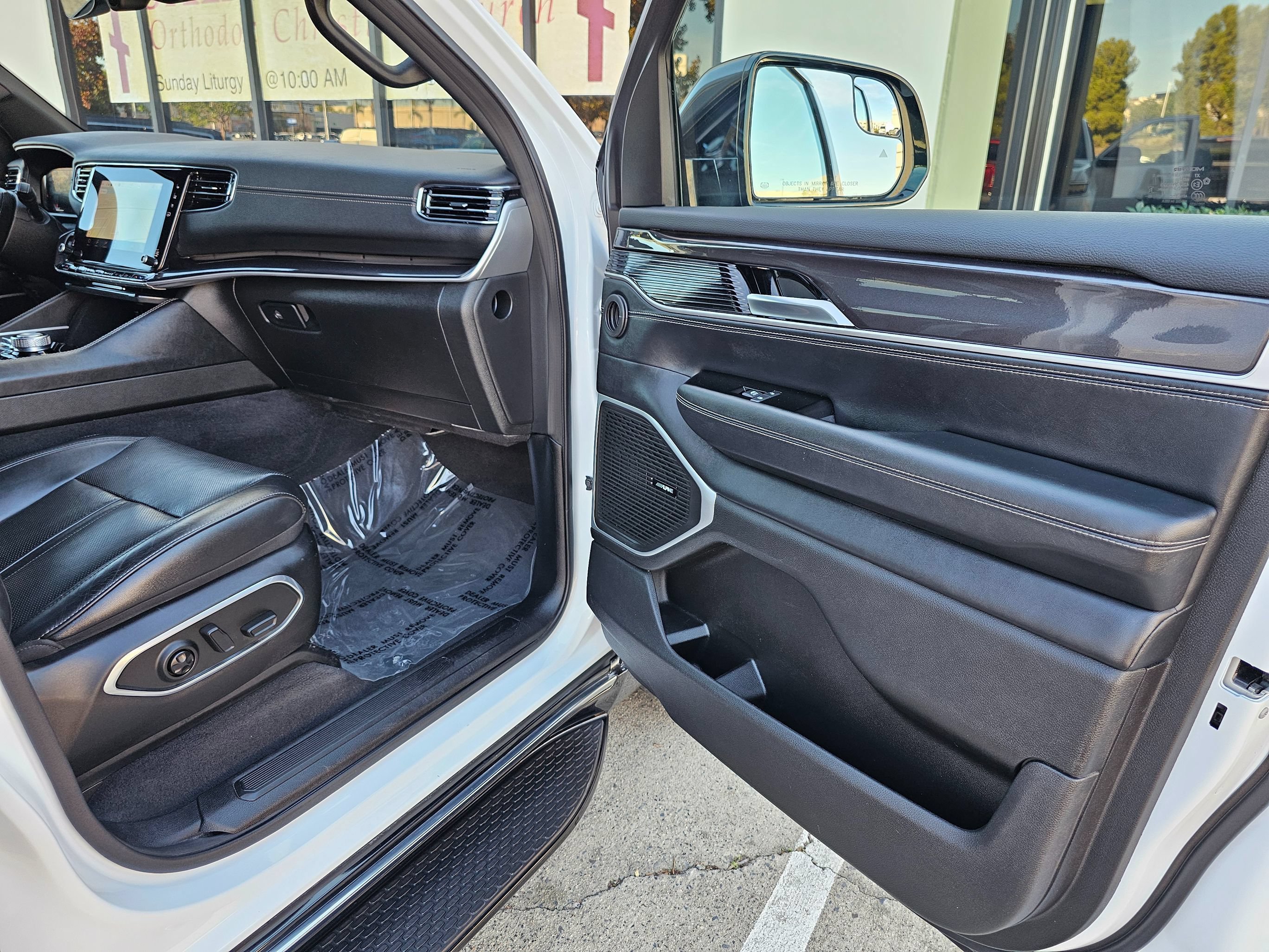Used 2024 Jeep Wagoneer L 4WD image 20