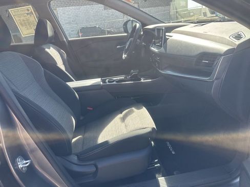 Used 2023 Nissan Rogue SV image 13