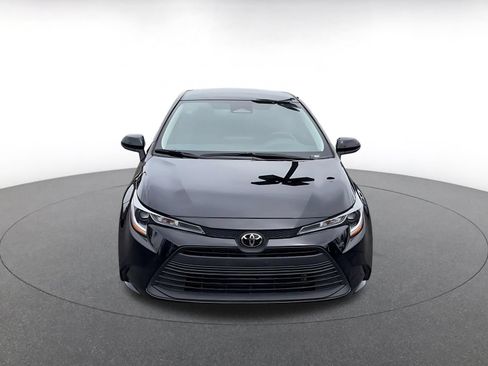 Used 2025 Toyota Corolla LE FWD image 4