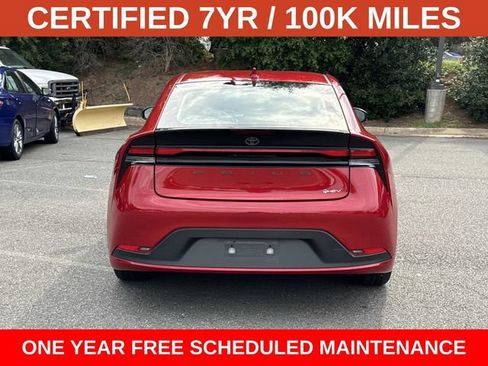 Used 2025 Toyota Prius LE FWD image 3