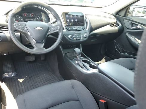 Used 2025 Chevrolet Malibu LS FWD image 9