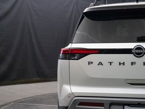Used 2023 Nissan Pathfinder SL w/ SL Premium Package image 12