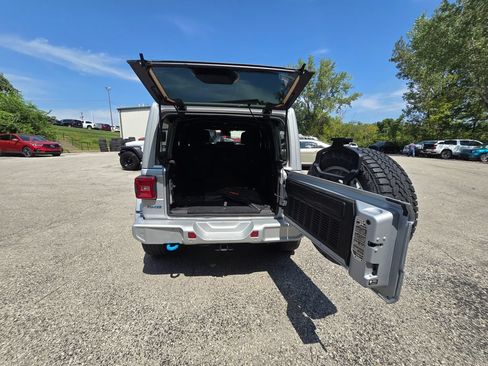 Used 2024 Jeep Wrangler High Altitude AWD/4WD image 18
