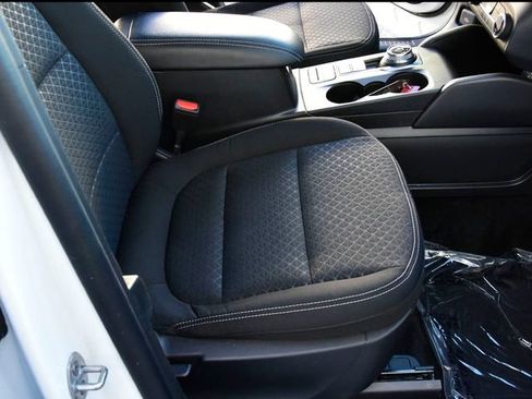 Used 2025 Ford Escape Active image 10