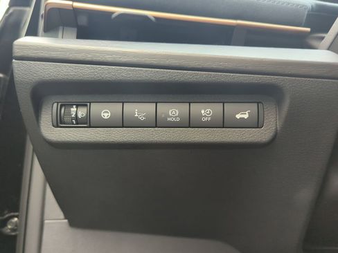 Used 2023 Nissan Ariya PLATINUM+ e-4ORCE image 10