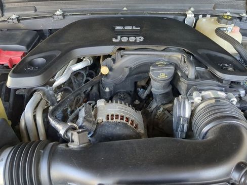 Used 2018 Jeep Wrangler Unlimited Rubicon w/ Dual Top Group image 10