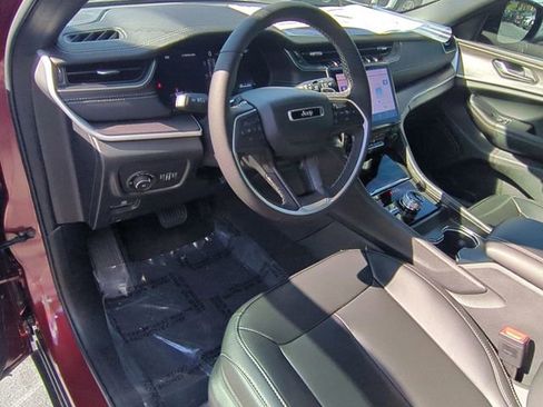 New 2025 Jeep Grand Cherokee Limited w/ Black Appearance Package image 12