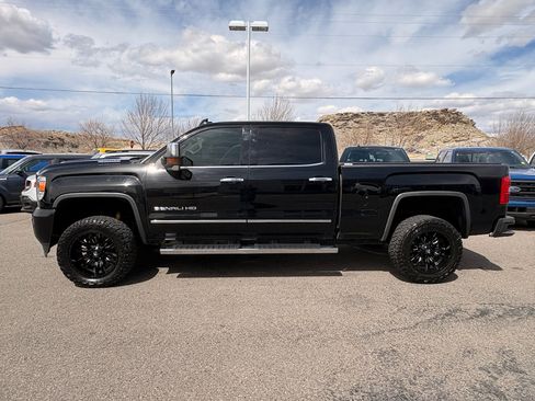 Used 2018 GMC Sierra 3500 Denali image 2