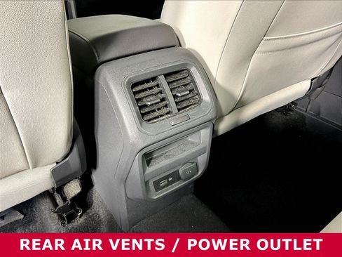Used 2020 Volkswagen Tiguan SE w/ Panoramic Sunroof Package AWD/4WD image 10