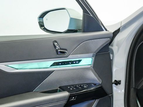 Certified 2023 BMW 740i RWD image 26