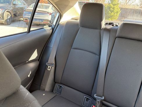 Used 2025 Toyota Corolla LE image 37