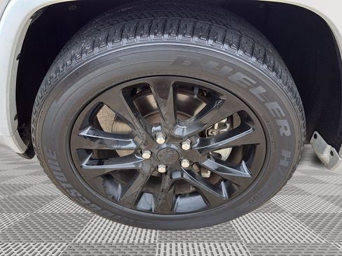 Used 2021 Jeep Grand Cherokee Laredo X image 9