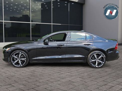Used 2024 Volvo S60 B5 Core AWD/4WD image 2