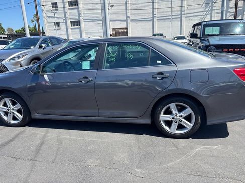 Used 2012 Toyota Camry SE FWD image 7
