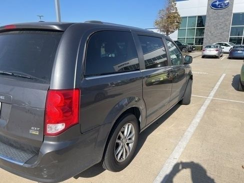Used 2018 Dodge Grand Caravan SXT image 1