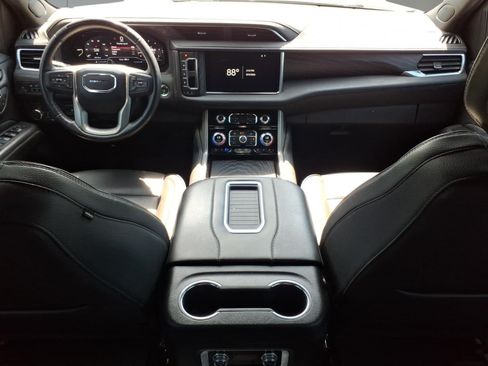 Used 2023 GMC Yukon Denali w/ Denali Reserve Package AWD/4WD image 8