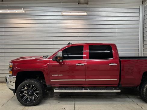 Used 2019 Chevrolet Silverado 3500 LTZ w/ Duramax Plus Package AWD/4WD image 3