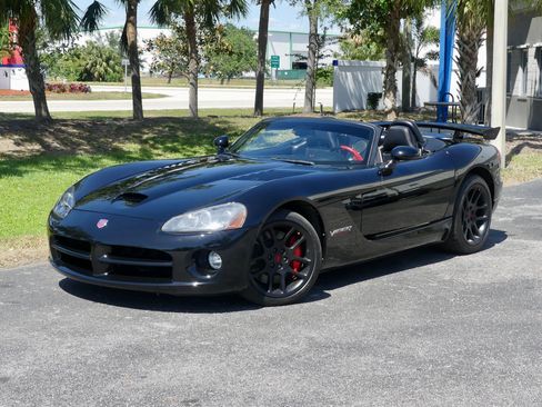 Used 2004 Dodge Viper SRT-10 image 7