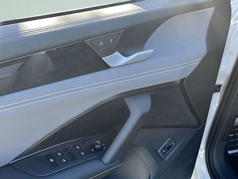 New 2026 Volkswagen Tiguan SE R-Line image 13