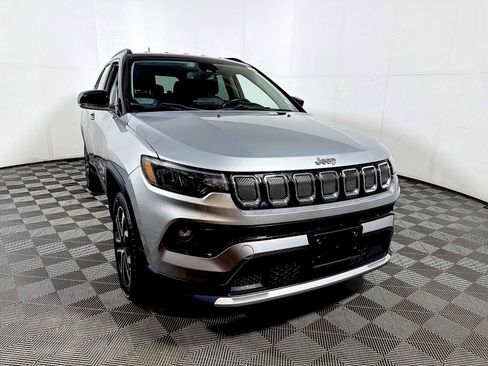 Used 2022 Jeep Compass Limited AWD/4WD image 2