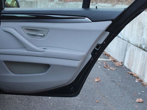 Used 2012 BMW 528i xDrive 528i xDrive Sedan 4D image 16