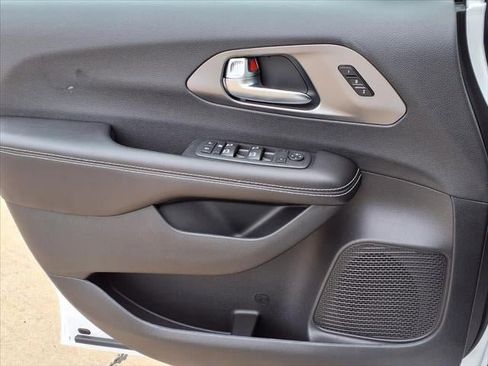 New 2026 Chrysler Pacifica Select w/ S Appearance Package FWD image 50
