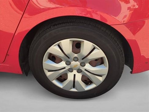 Used 2016 Chevrolet Cruze LS FWD image 9