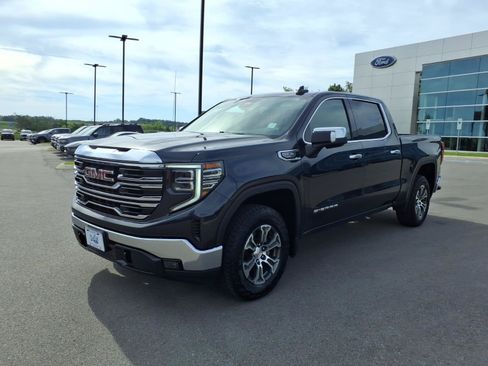 Used 2025 GMC Sierra 1500 SLT AWD/4WD image 7