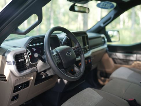 Used 2023 Ford F150 XLT image 12