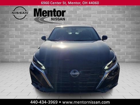 Used 2025 Nissan Altima 2.5 SV w/ SV Special Edition Package image 2