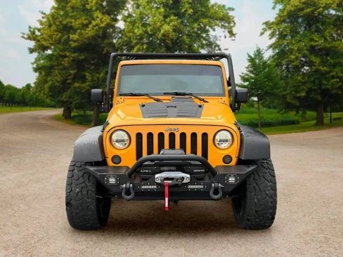 Used 2012 Jeep Wrangler Unlimited Sport AWD/4WD image 3
