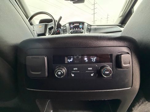 Used 2015 Chevrolet Suburban LT w/ Luxury Package image 39