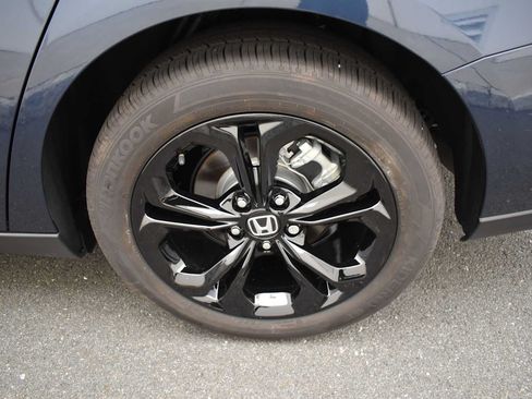 Used 2025 Honda Accord SE image 11