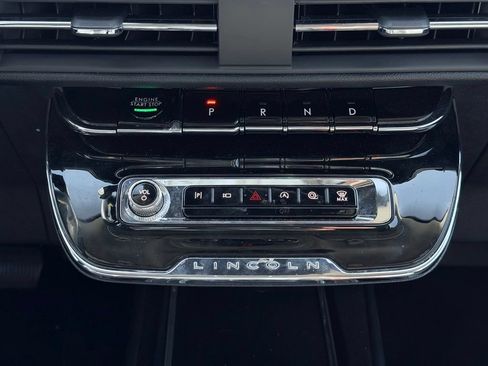 Certified 2024 Lincoln Corsair AWD image 36