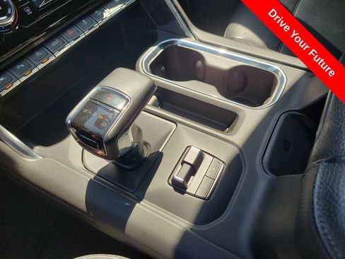 Used 2023 GMC Sierra 1500 Denali w/ Denali Reserve Package AWD/4WD image 15