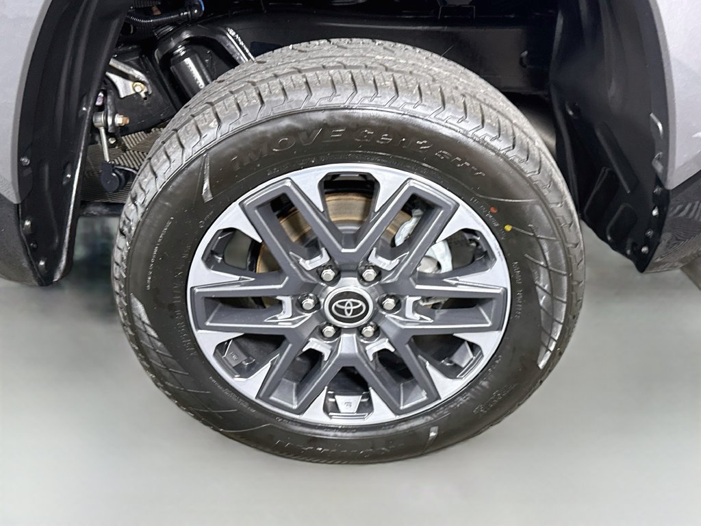 Used 2023 Toyota Tundra Limited AWD/4WD image 33