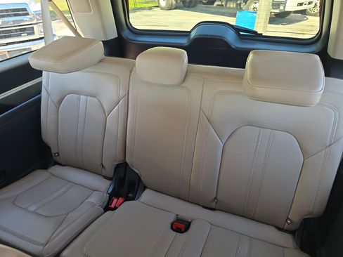 Used 2024 Ford Expedition Max Limited image 16