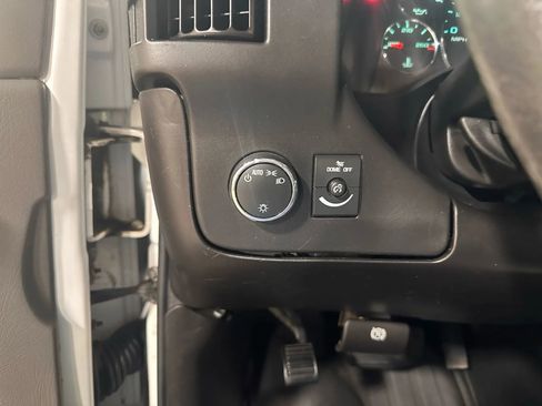 Used 2013 GMC Savana 1500 AWD image 35