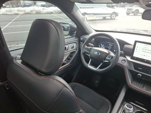 Certified 2025 Ford Explorer ST image 15