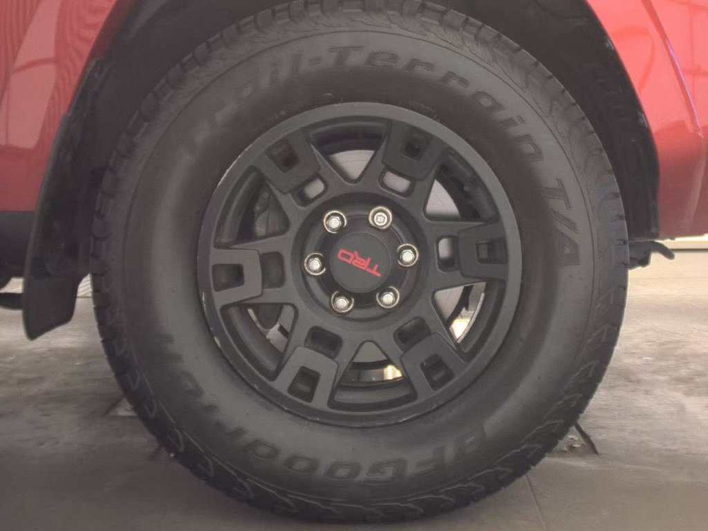 Used 2022 Toyota 4Runner SR5 Premium w/ Moonroof Package RWD image 16