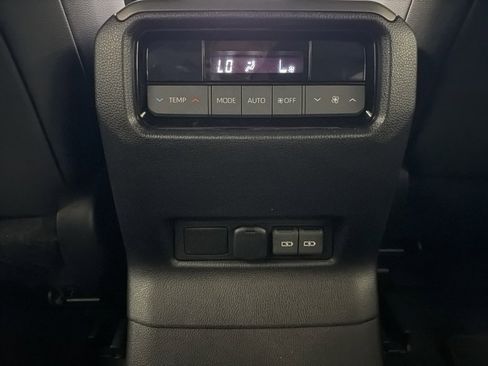 Used 2024 Toyota Land Cruiser image 28