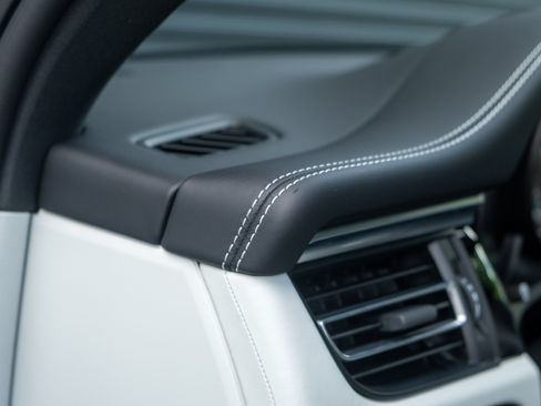 Certified 2023 Porsche Macan Turbo AWD/4WD image 45