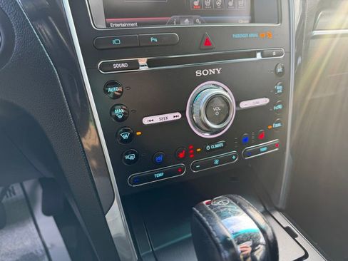 Used 2016 Ford Explorer Limited image 30