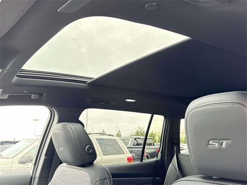 New 2026 Buick Enclave Sport Touring w/ Power Package image 9