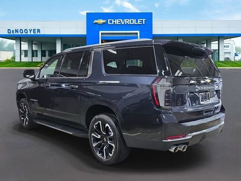 New 2025 Chevrolet Suburban Premier w/ Sun And Tow Package image 8