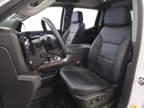 Used 2025 GMC Sierra 1500 SLT w/ SLT Premium Plus Package AWD/4WD image 9