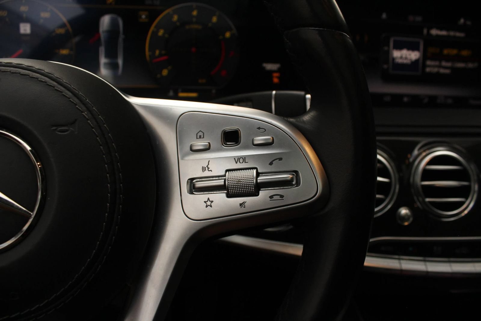 Used 2020 Mercedes-Benz S 560 Sedan w/ Premium Package image 30