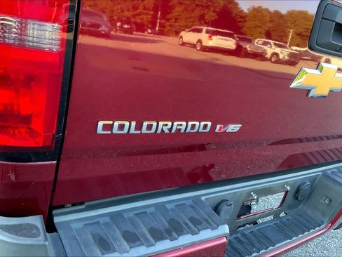 Used 2018 Chevrolet Colorado Z71 AWD/4WD image 30