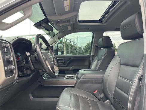 Used 2017 GMC Sierra 2500 Denali w/ Duramax Plus Package AWD/4WD image 23