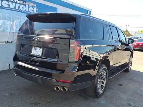 Used 2025 Chevrolet Suburban Z71 AWD/4WD image 6